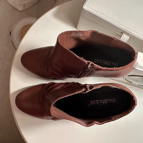 Richton leather high heeled ankle boot - Picture 4 of 9